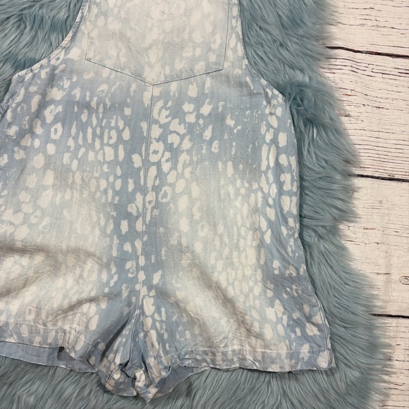 Bella Dahl Easy Shortall Romper in Animal Spot Denim - Picture 9 of 10